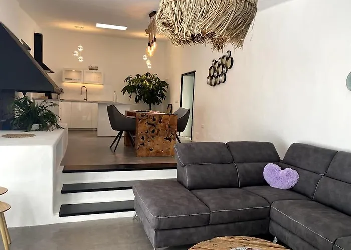 Cosy Finca, Sea Views, Jacuzzi