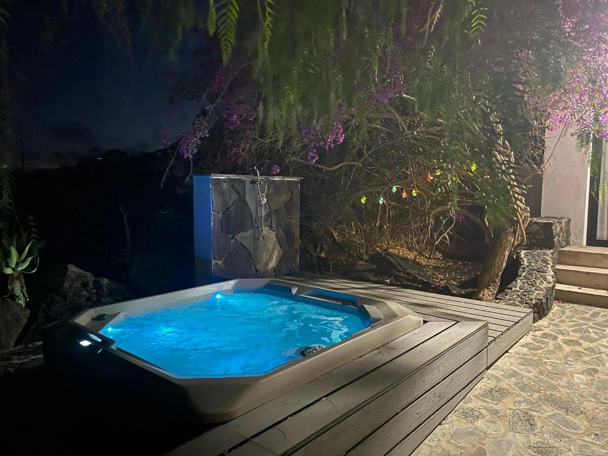 Ferienhaus Cosy Finca, Sea Views, Jacuzzi *